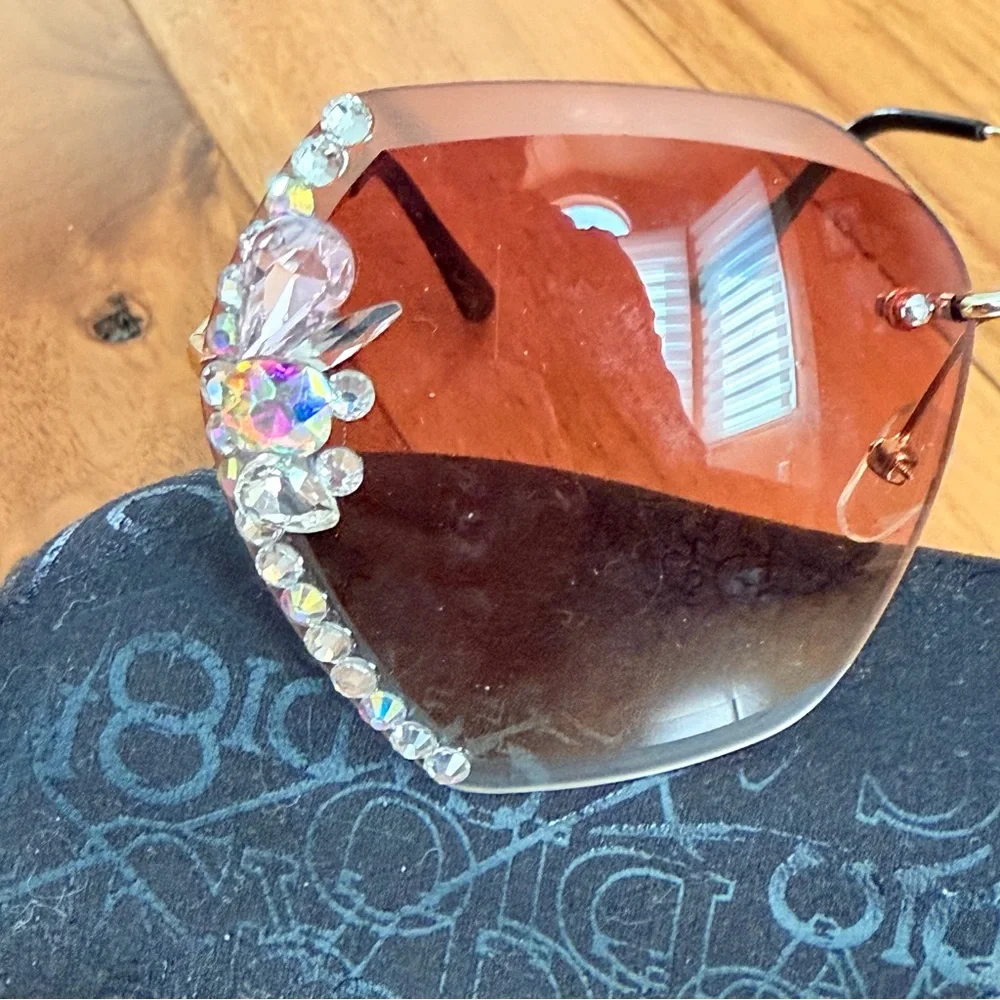 Elegant Aurora Borealis Rhinestone Oversized Sunglasses – Brown Tint – NWOT